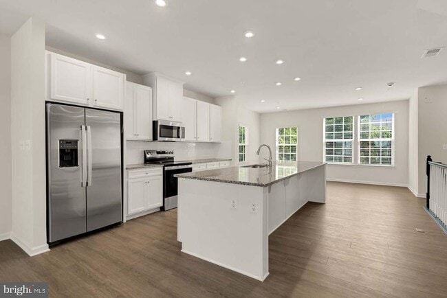 Building Photo - 4113 -B Chickadee Ct