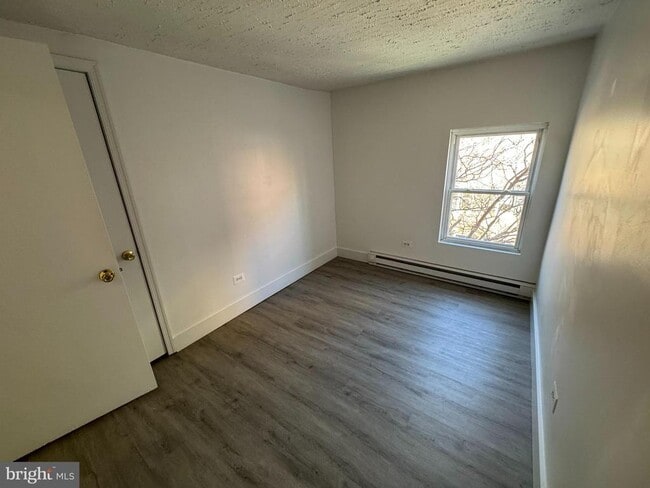 Building Photo - 1600 Pine St