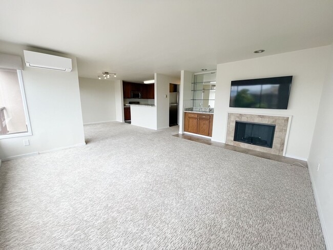 Building Photo - MARINER MANOR IS A PEACEFUL SOUND VIEW CONDO