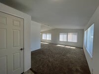 Building Photo - 1404 River Run Ln