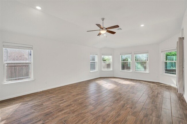 Building Photo - 424 Freeman Park Pl