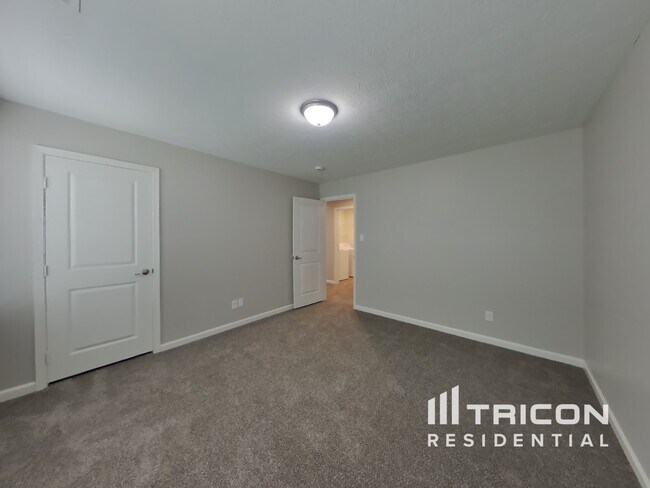 Building Photo - 10433 Long Branch Dr