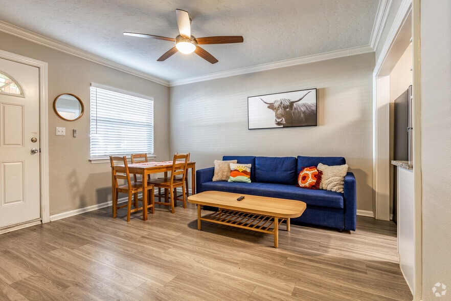 Unit 28 - 2BR, 1BA - 675SF - Living Room - 10814 Navajo Dr, St Petersburg, FL 33708