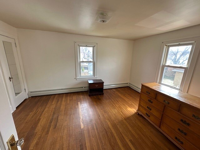 Building Photo - 9 S Seward Ave