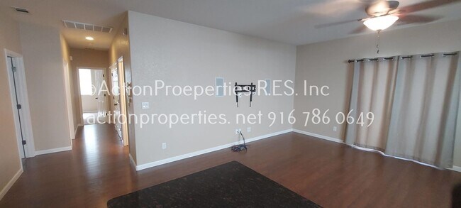 Building Photo - West Park -3 Bedroom, 2 Bath,  Single Stor...