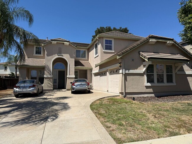 Building Photo - 1585 Dawnview Dr