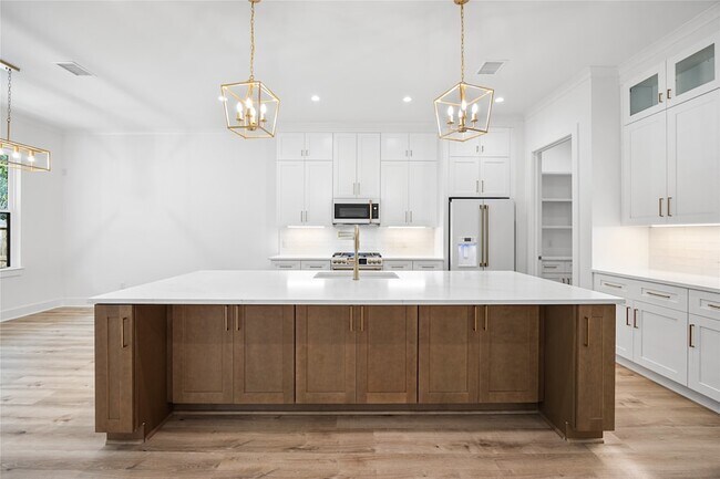 Building Photo - 18211 Polo Meadow Dr