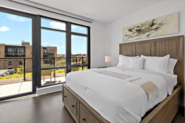 Building Photo - 1611 8th St NW