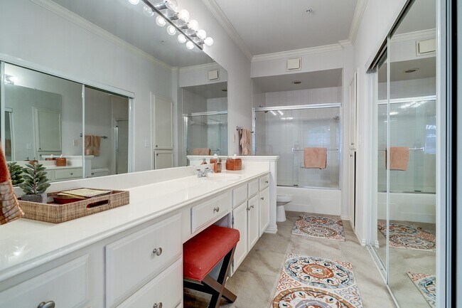 Building Photo - 2111 Welch St