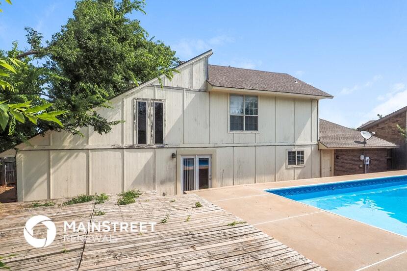 Building Photo - 6800 Bayberry Dr