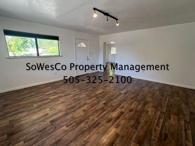 Building Photo - Gorgeous Home on almost an acre