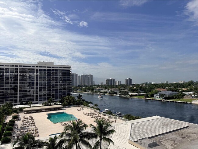 Building Photo - 1965 S Ocean Dr