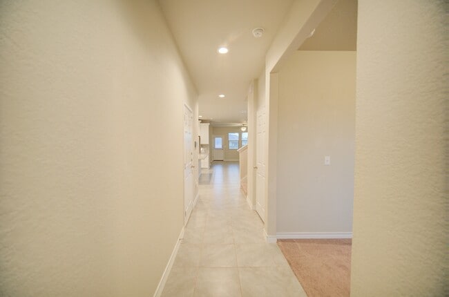 Building Photo - 8842 White Crown