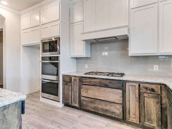 Building Photo - 2817 Bens Cir