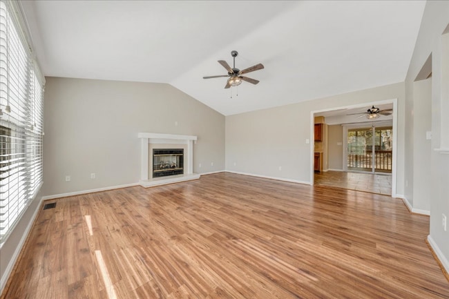 Building Photo - 5184 Orchard Hill Dr