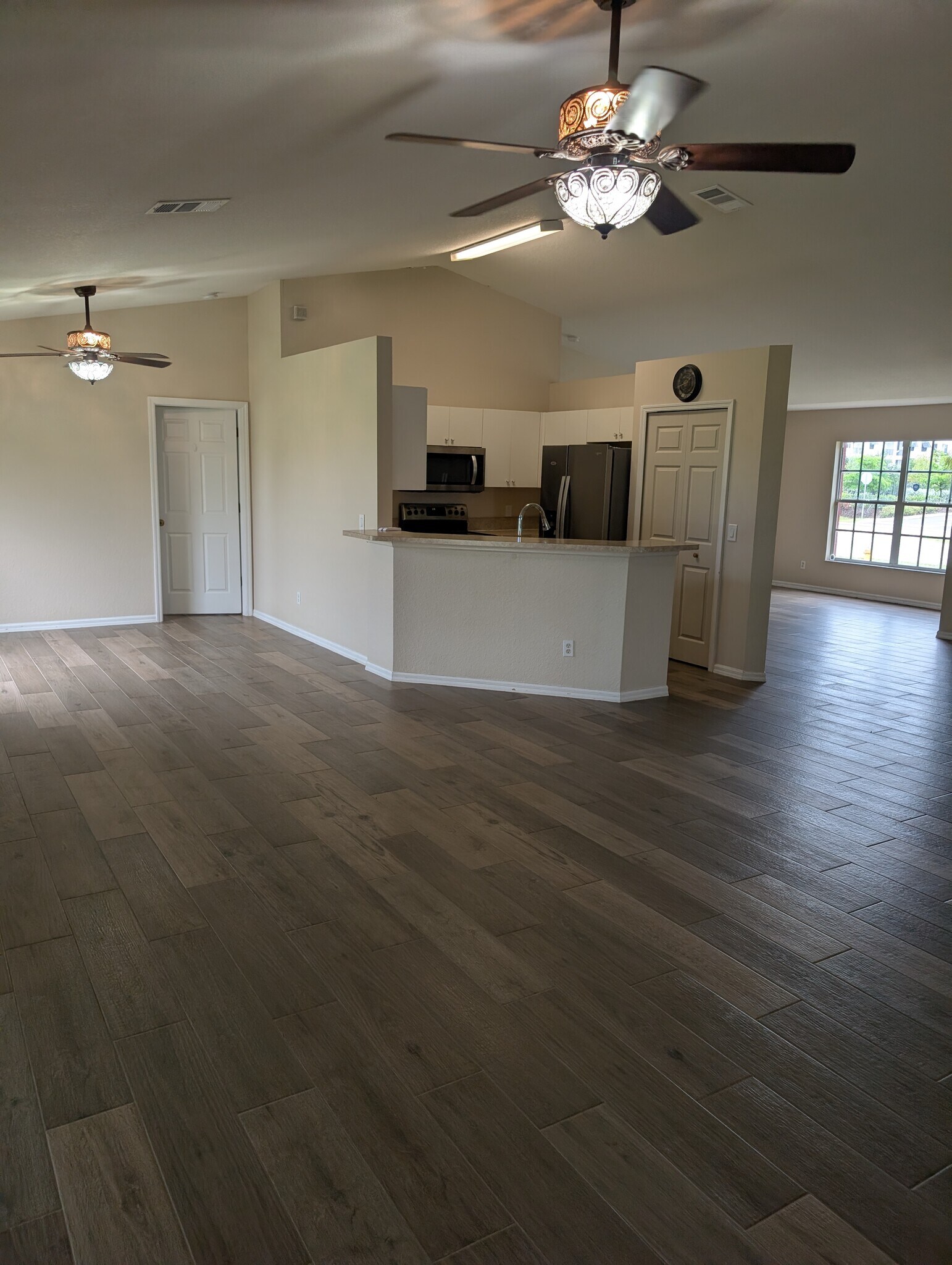 Building Photo - 3411 Chiquita Blvd S