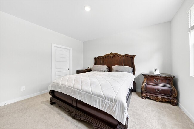 Building Photo - 2049 Holmesburg Private Cir
