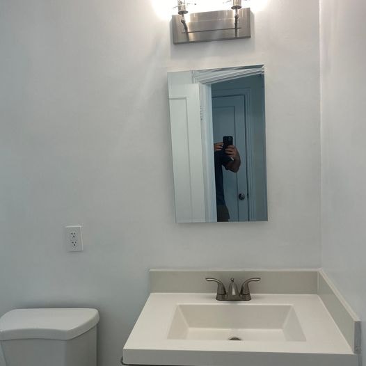 Building Photo - 10 Pueblo St