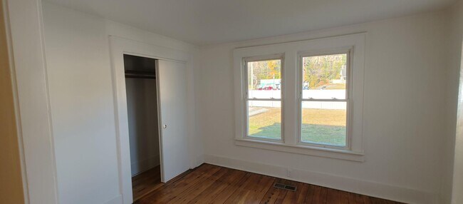 Building Photo - LEASE ONLY - 2219 Lyndon Ave.