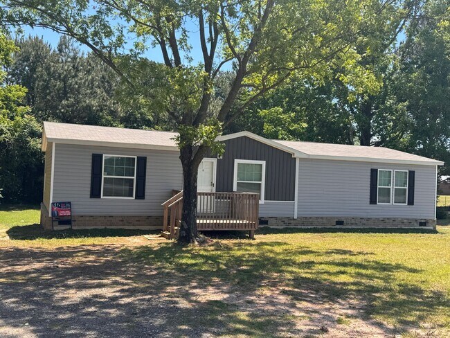 Building Photo - Spacious 3BR/2BA Home in Peaceful Danielsville Setting