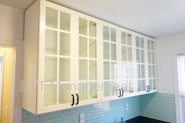 Building Photo - 812 Greenwood Cir