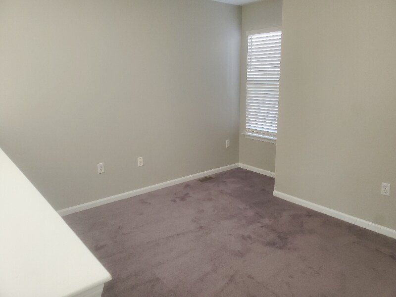 Building Photo - 645 Cherry Orchard Rd