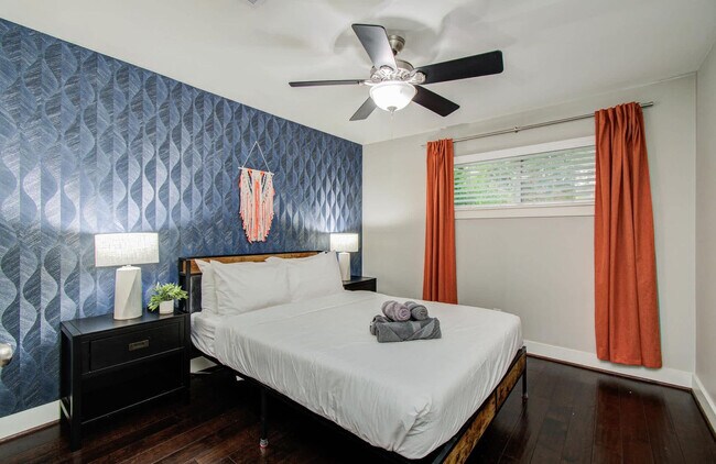Building Photo - 4749 Benning Dr