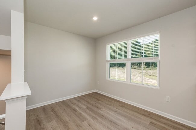 Building Photo - Brand New End-Unit Townhome in Raleigh