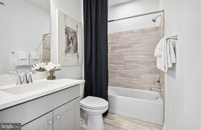 Building Photo - 14400 Leafhopper Dr