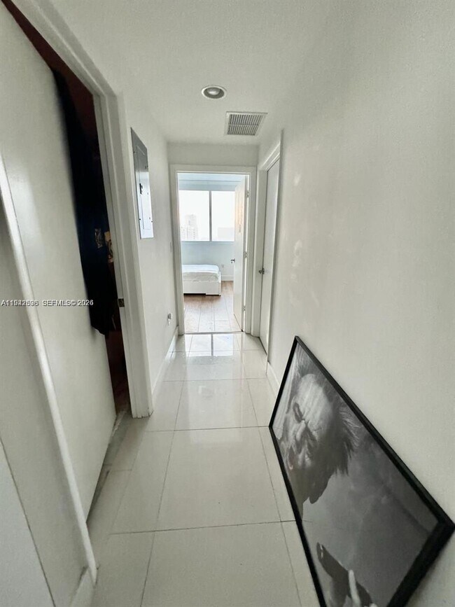 Building Photo - 253 NE 2nd St