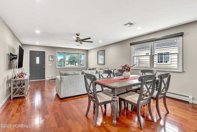 Building Photo - 14 Santiago Dr W