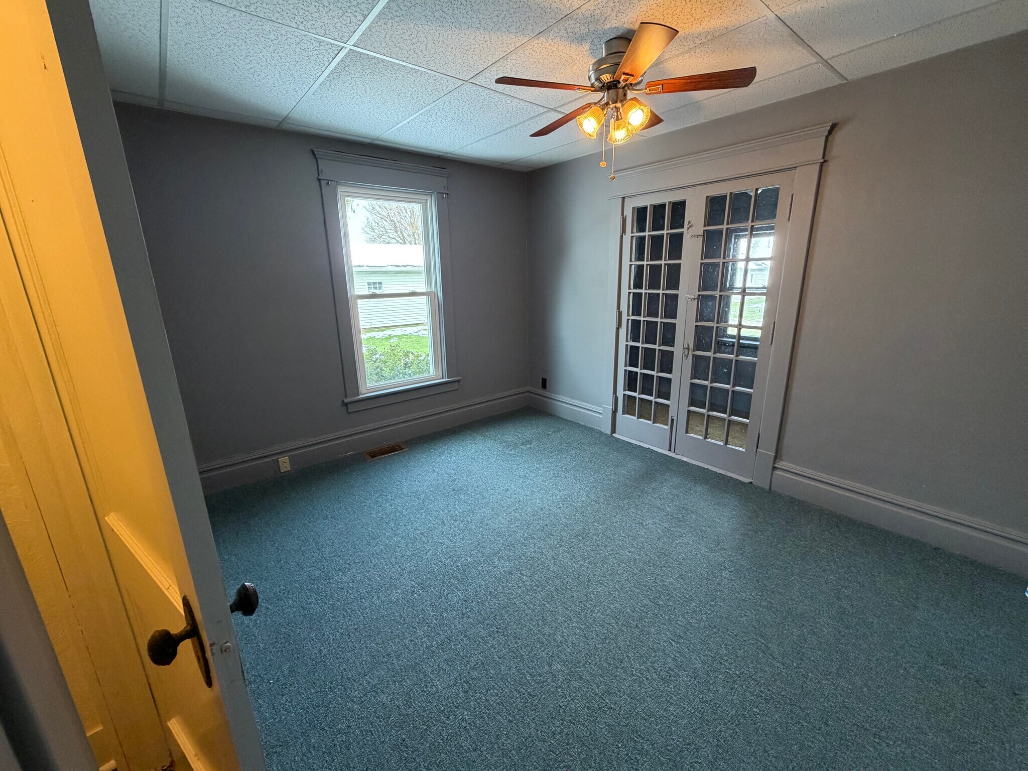 Building Photo - 44 Lebanon Ave