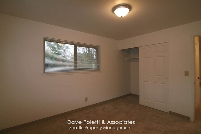 Building Photo - 14051 32nd Ave NE