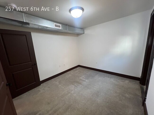 Building Photo - 257 W 6th Ave