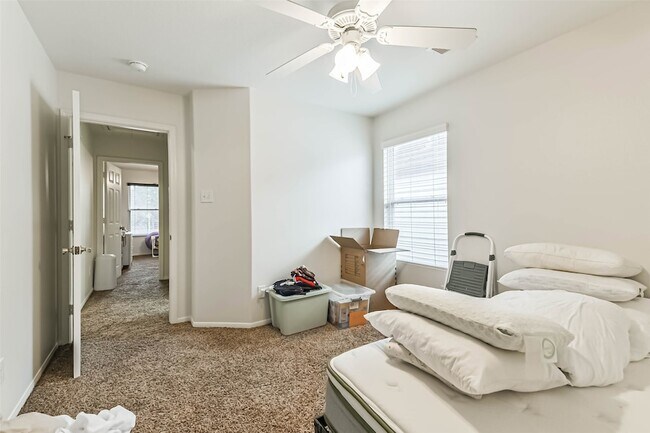 Building Photo - 22538 Goss Spring Ct