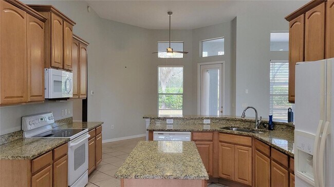 Building Photo - 421 Holly Fern Trl