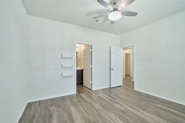 Building Photo - 4201 Amber Ruse Dr