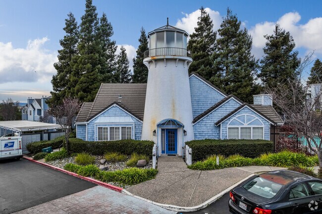 Entrance - Lighthouse Condominiums