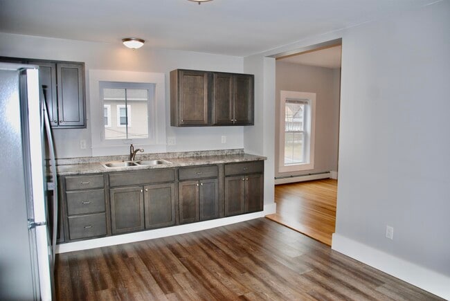 Building Photo - 34 Broadway