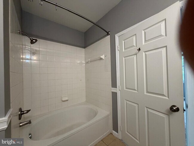 Building Photo - 12945 Centre Park Cir