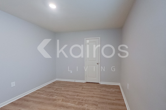 Building Photo - 1056 Pilgrim Ln