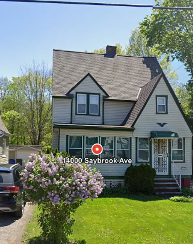 Building Photo - Newly Renovated Pet-Friendly 3-Bedroom Hom...