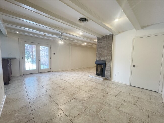 Building Photo - 9655 Meadowcroft Dr