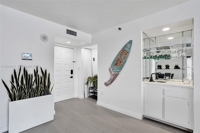 Building Photo - 1201 S Ocean Dr