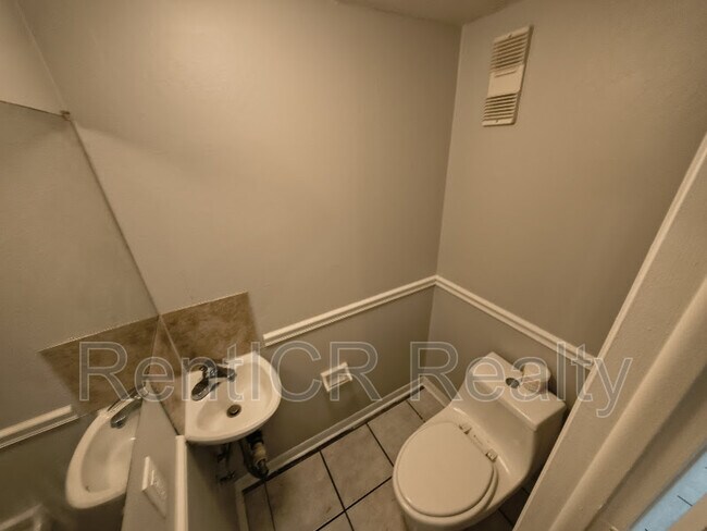 Building Photo - 1708 Azalea Ct
