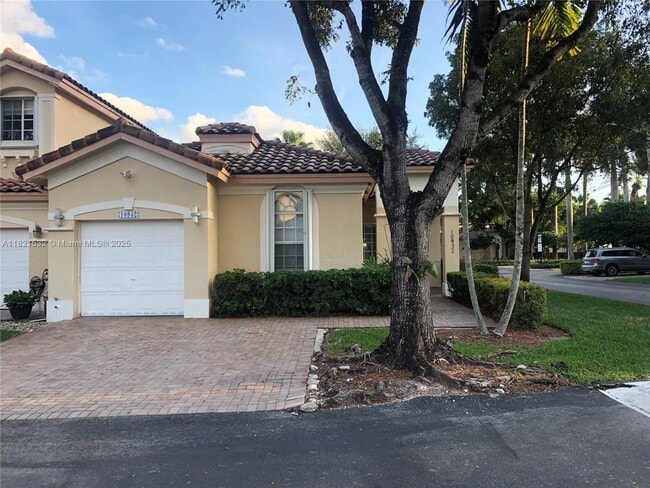 Primary Photo - 10932 NW 69th St
