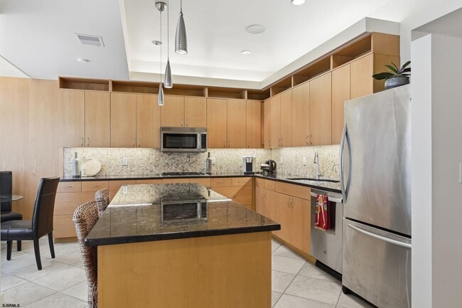 Building Photo - 7701 Atlantic Ave