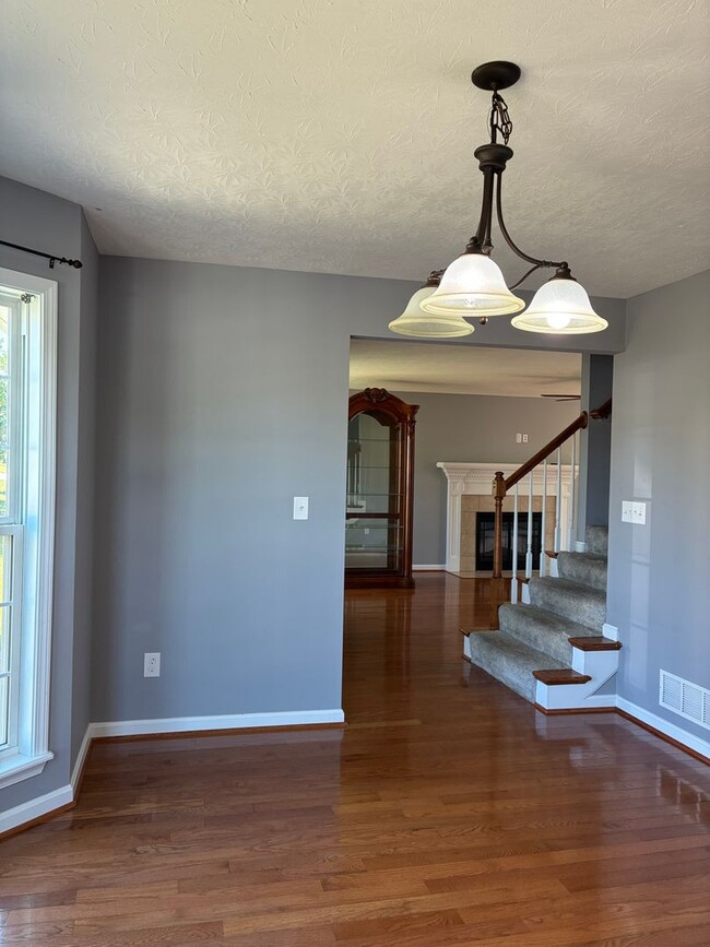 Building Photo - **ELIZABETHTOWN INDEPENDENT SCHOOL DISTRICT**