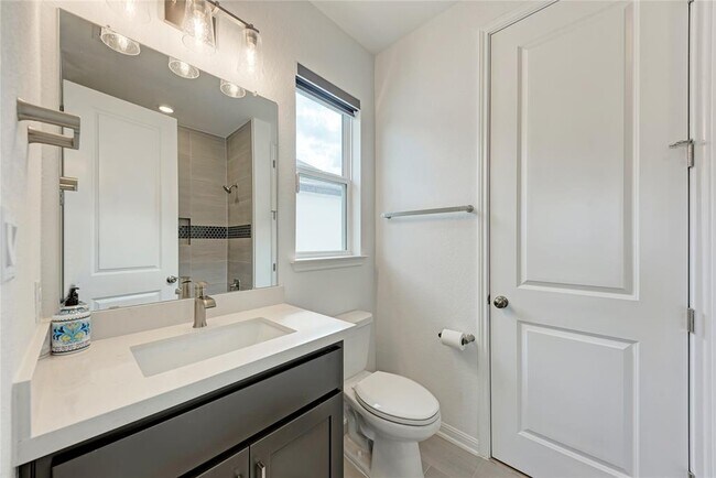 Building Photo - 2420 Novara Trl