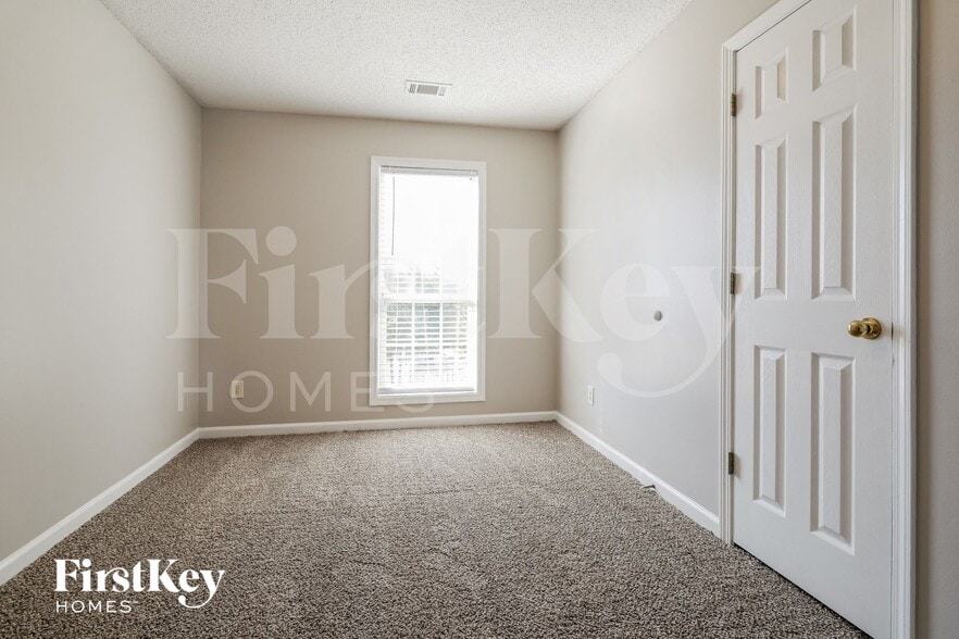 Building Photo - 453 Jasmine Dr